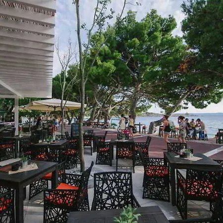 City Beach Apartment 4*