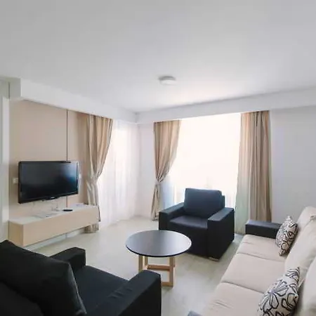 City Beach Apartment Hotel 4*